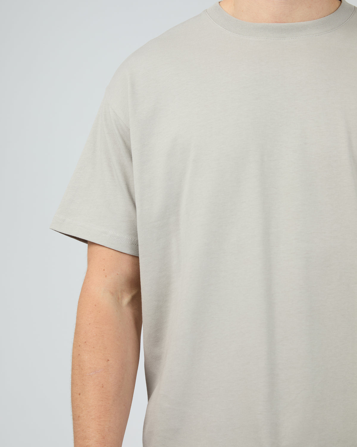 Solid Tail Tee Grey
