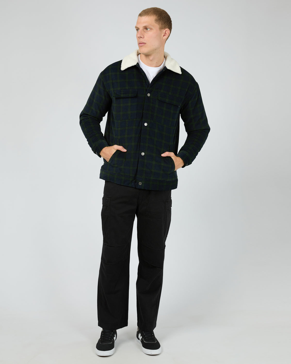 4352046.NAVY_2_1744588666000