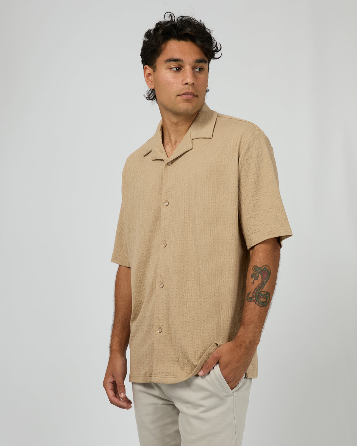 Liberate Ss Shirt Tan
