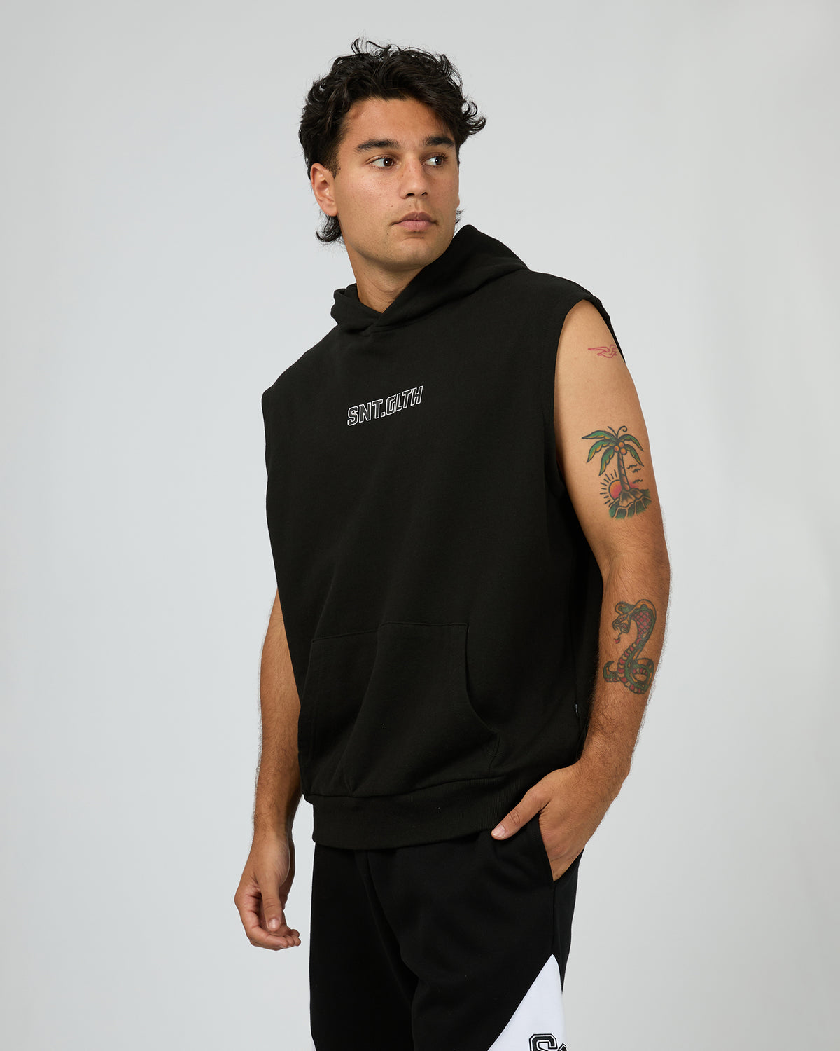 Conquered Hooded Muscle Black