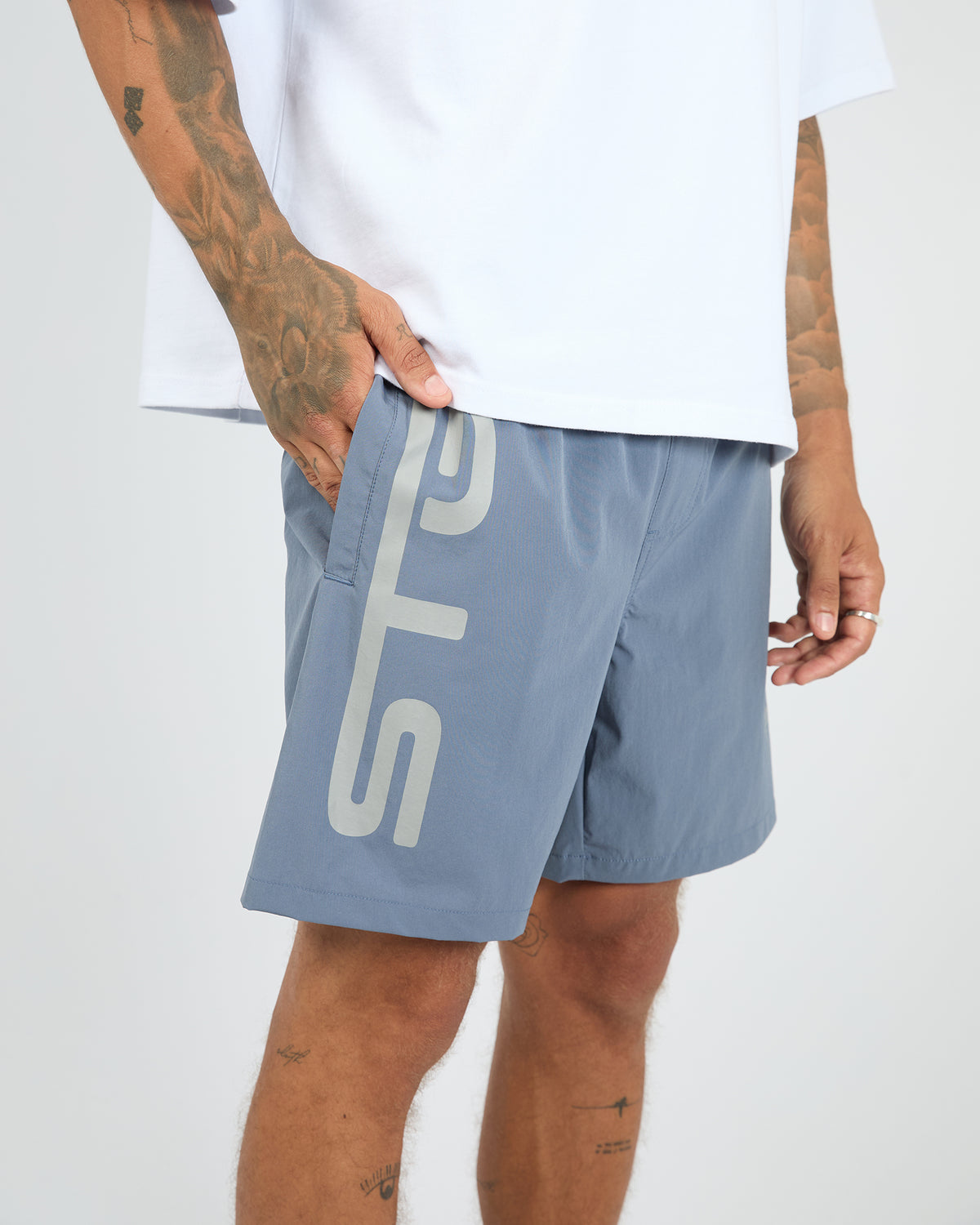 4385040.NAVY_5_1784701009000