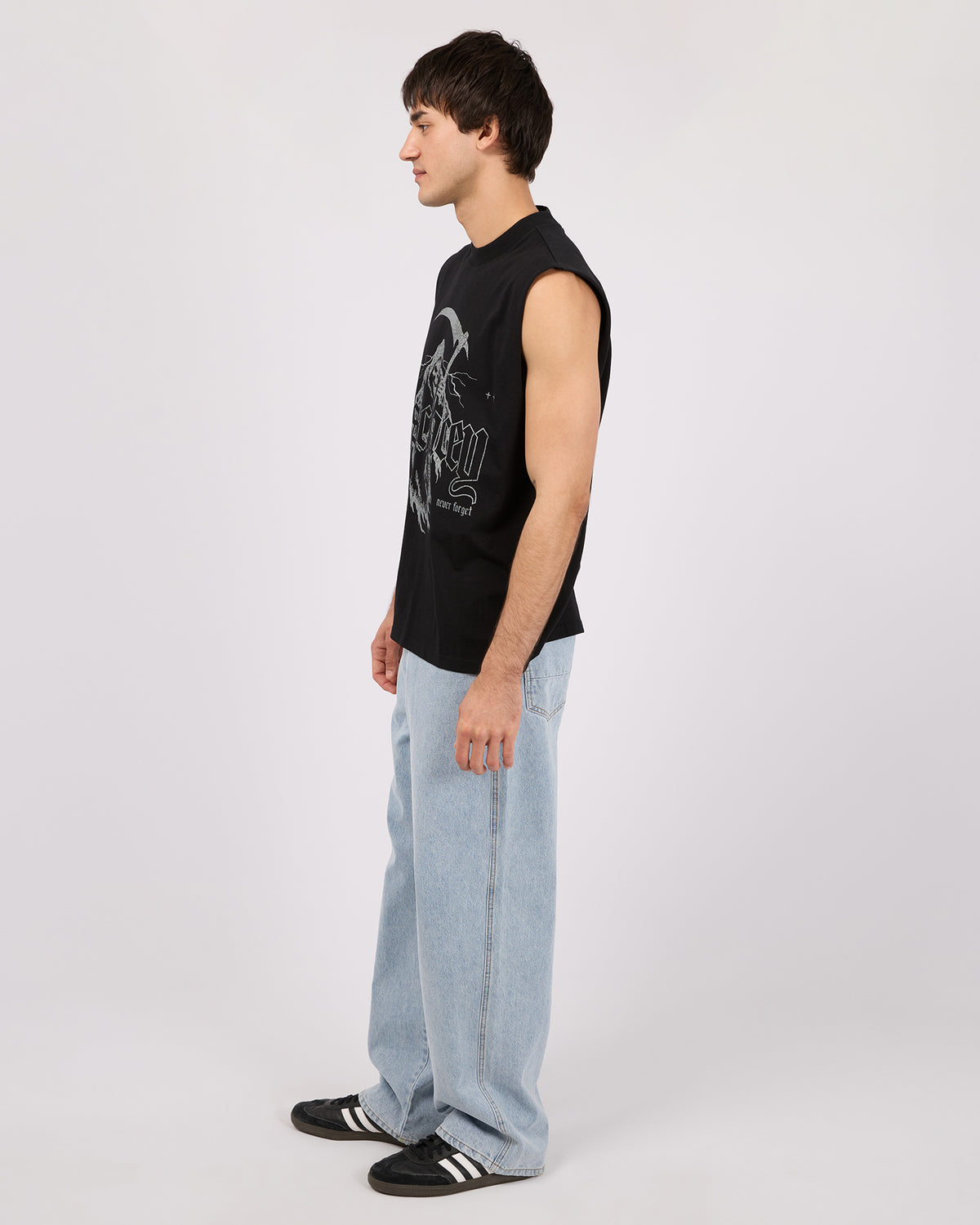 KC260828.BLK_6_1785733447000