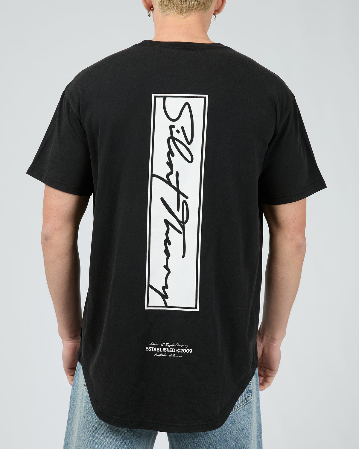 Invest Scoop Tee Washed Black