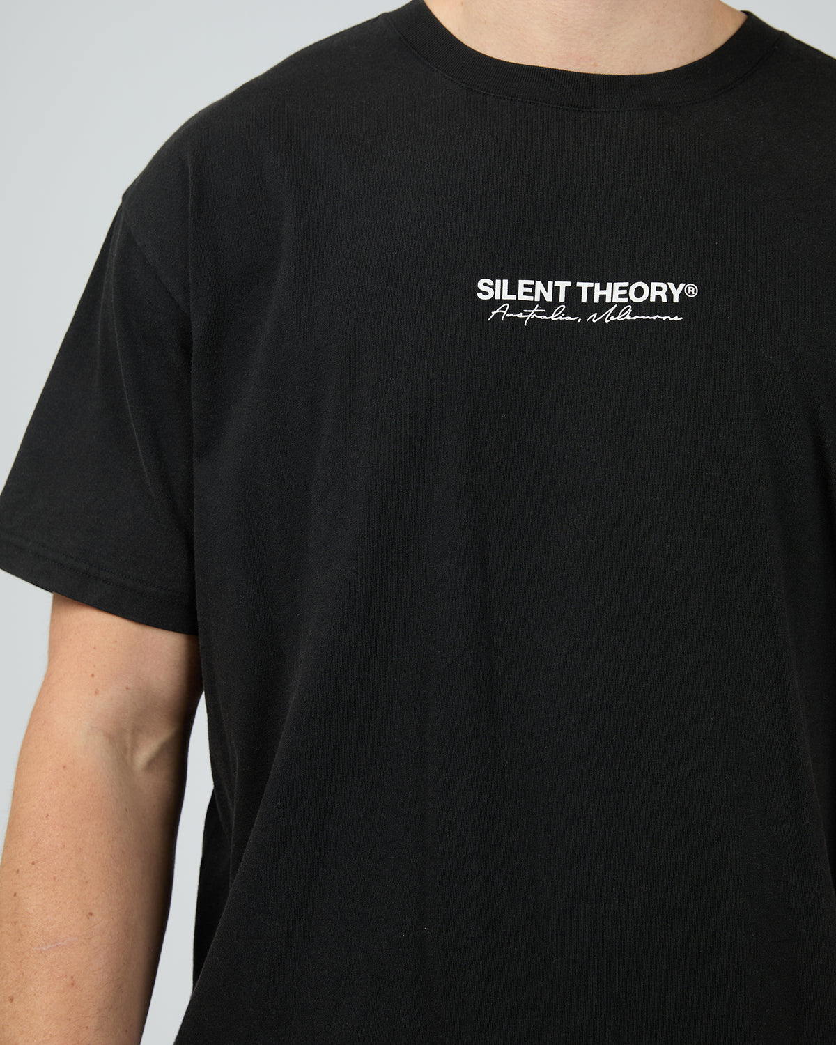 Invest Scoop Tee Washed Black