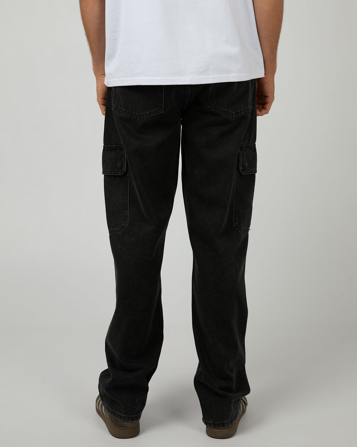 Embroidery Cargo Jean Washed Black