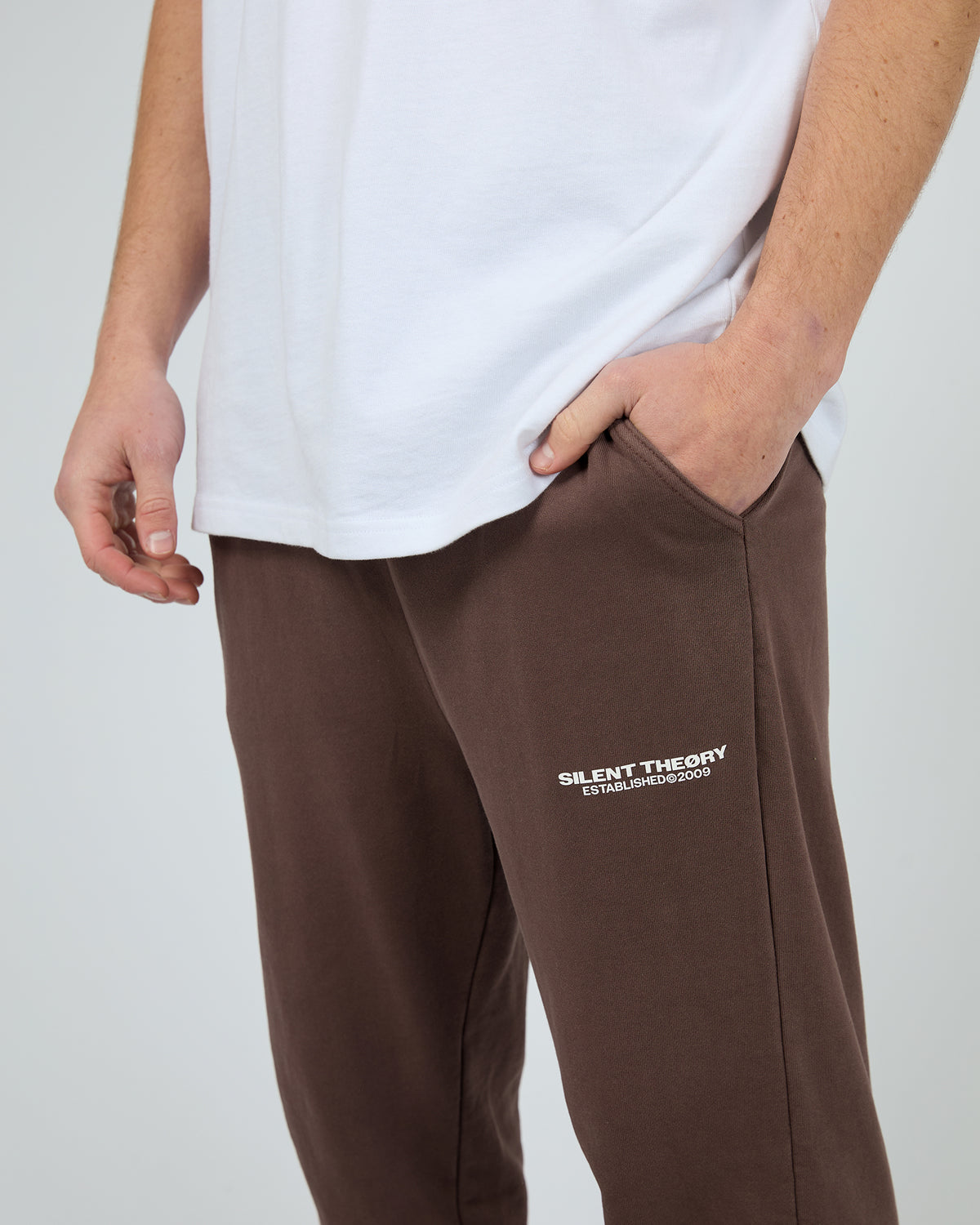 Essential Theory Track Pant Chocolate