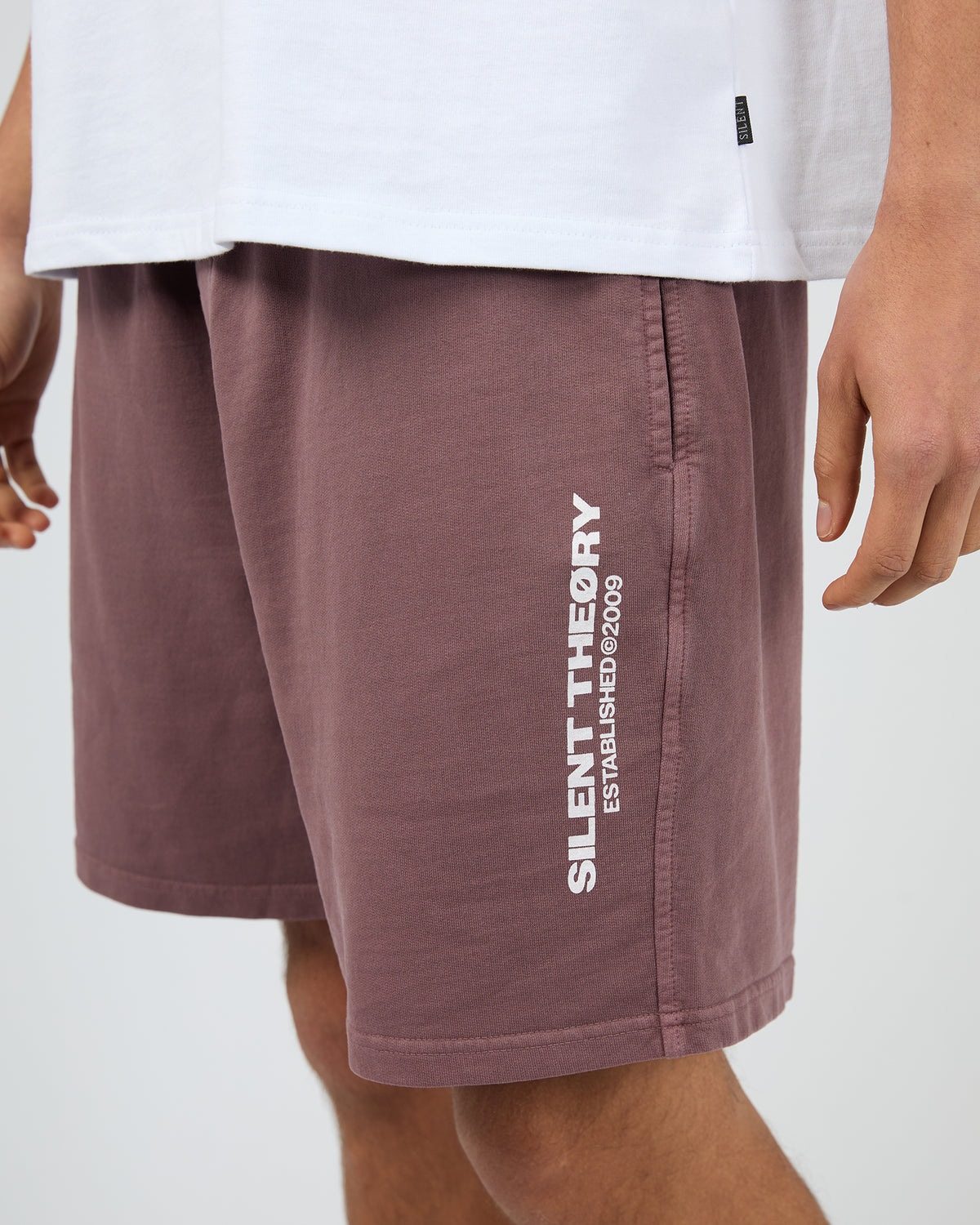 Essential Theory Short V2 Vino