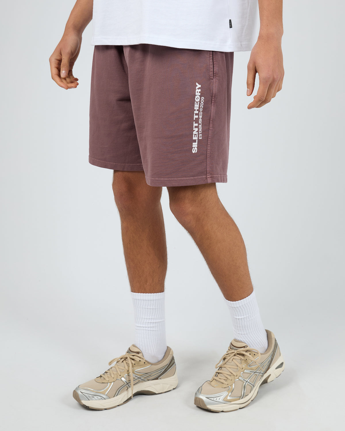 Essential Theory Short V2 Vino