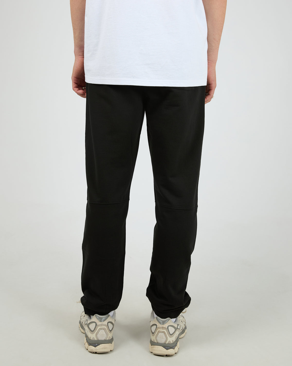 Essential Theory Trackpant V2 Black