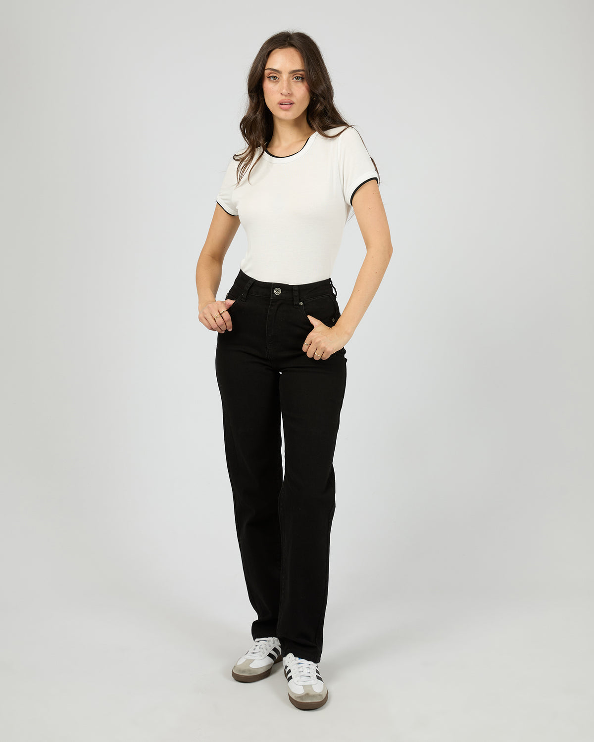 Mila Straight Comfort Jean Black