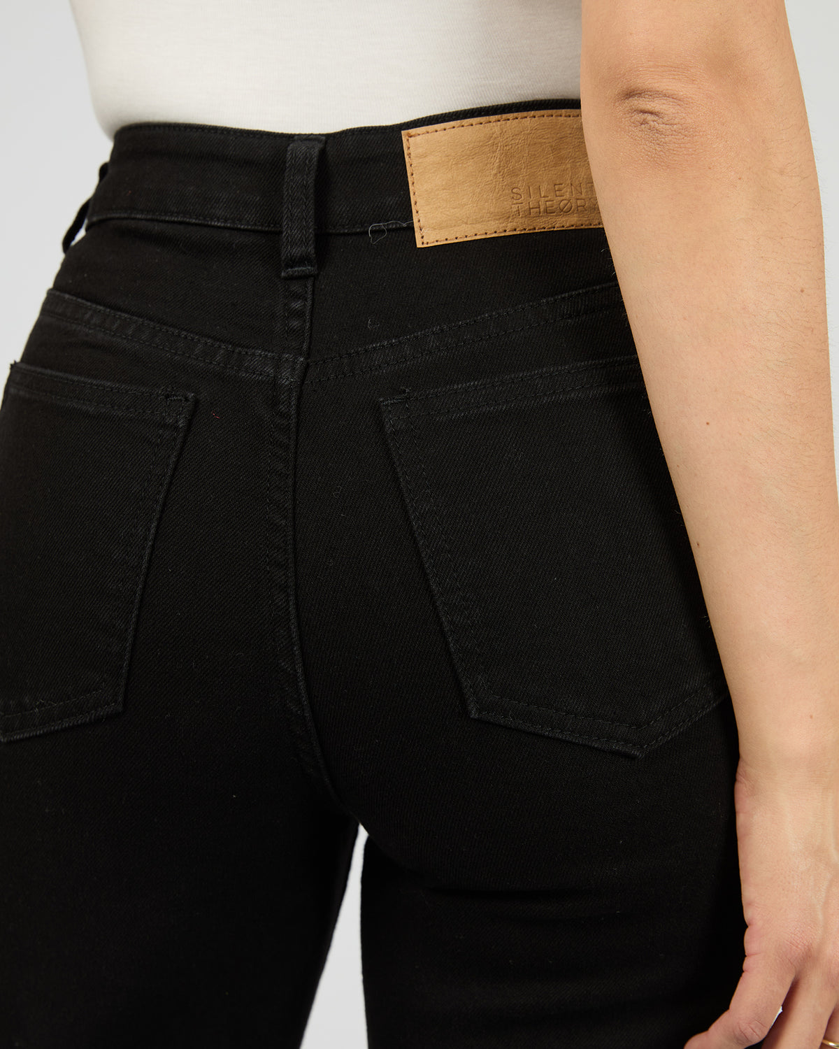Mila Straight Comfort Jean Black