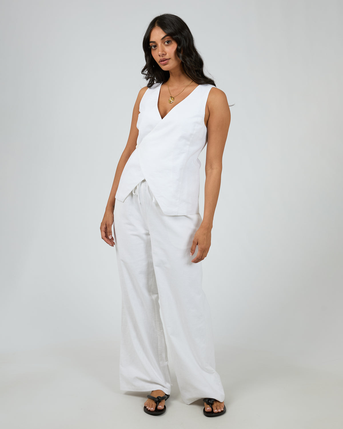 Willa Vest White