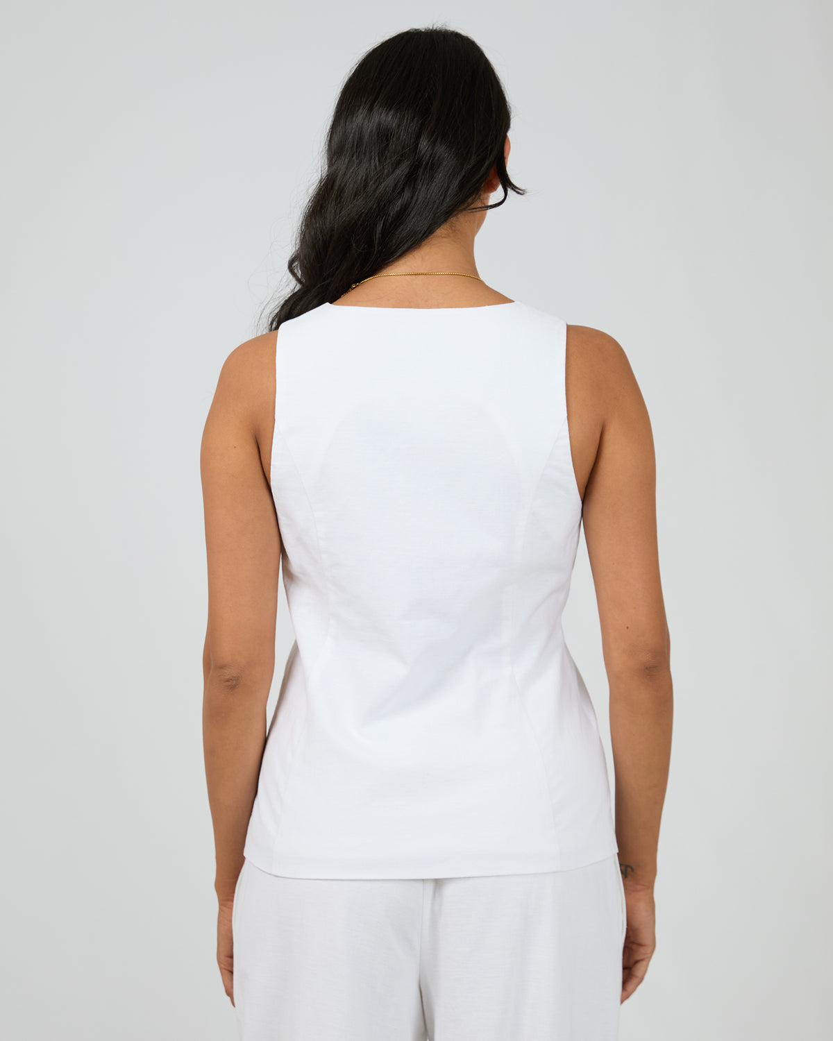 Willa Vest White