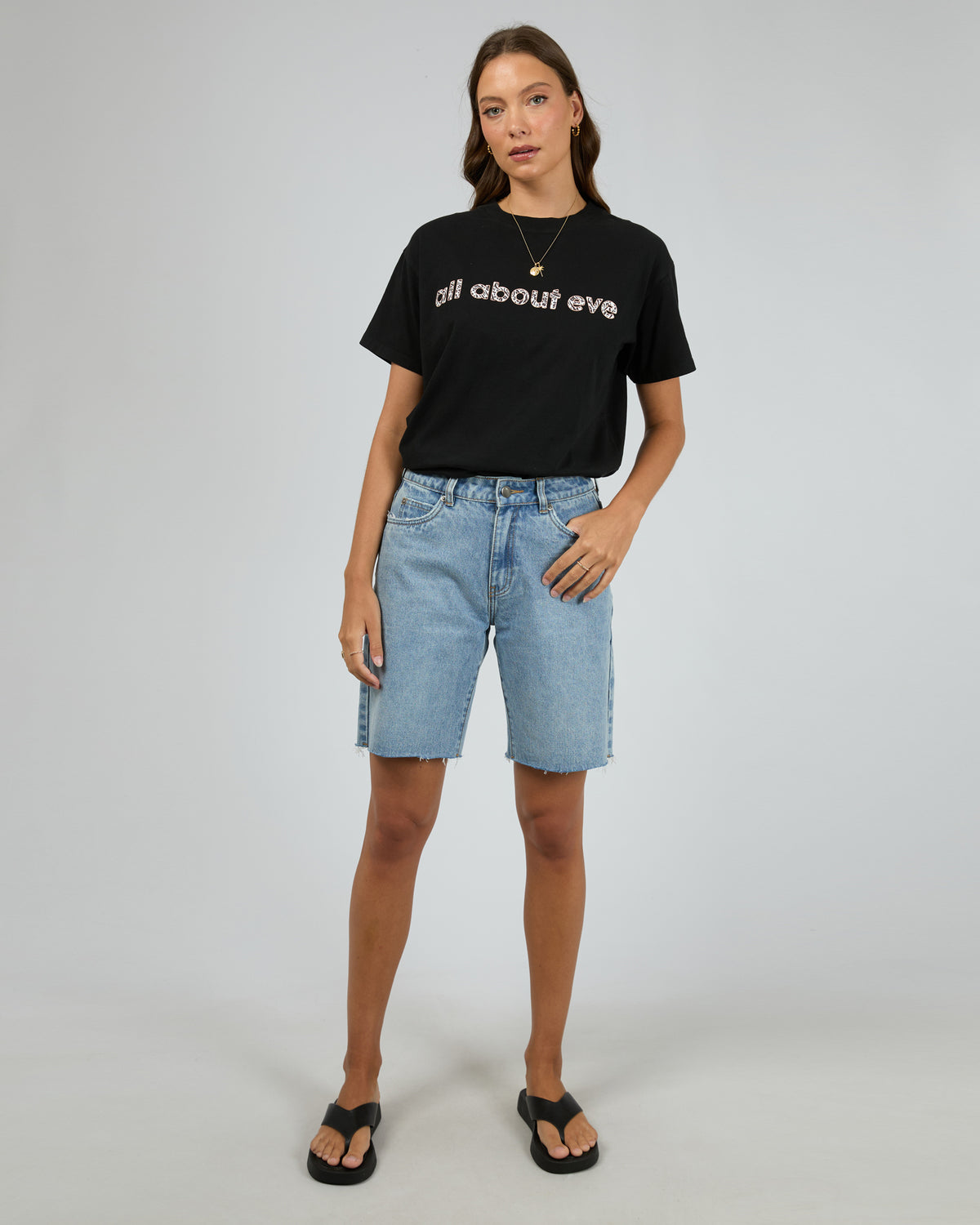 Mika Standard Tee Washed Black