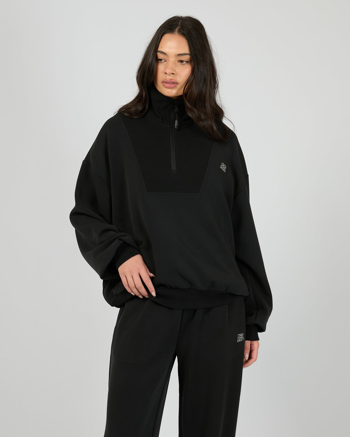 Luxe Active 1/4 Zip Black