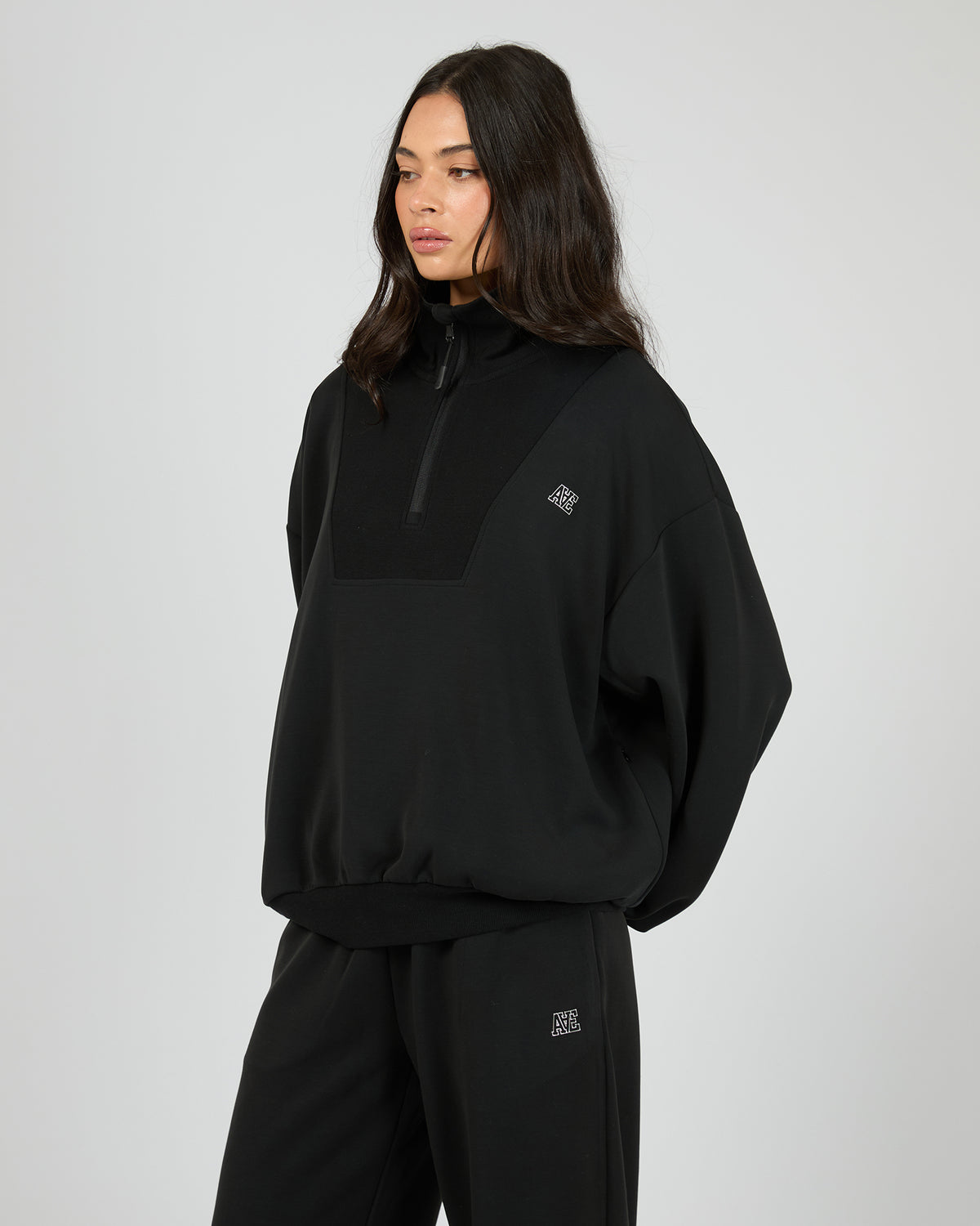 Luxe Active 1/4 Zip Black