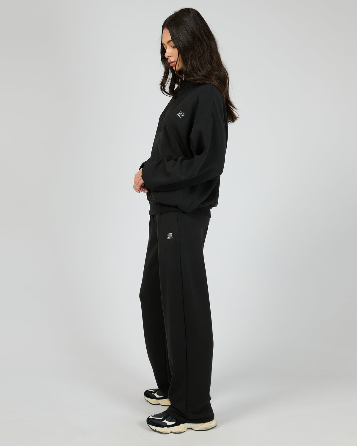 Luxe Active 1/4 Zip Black