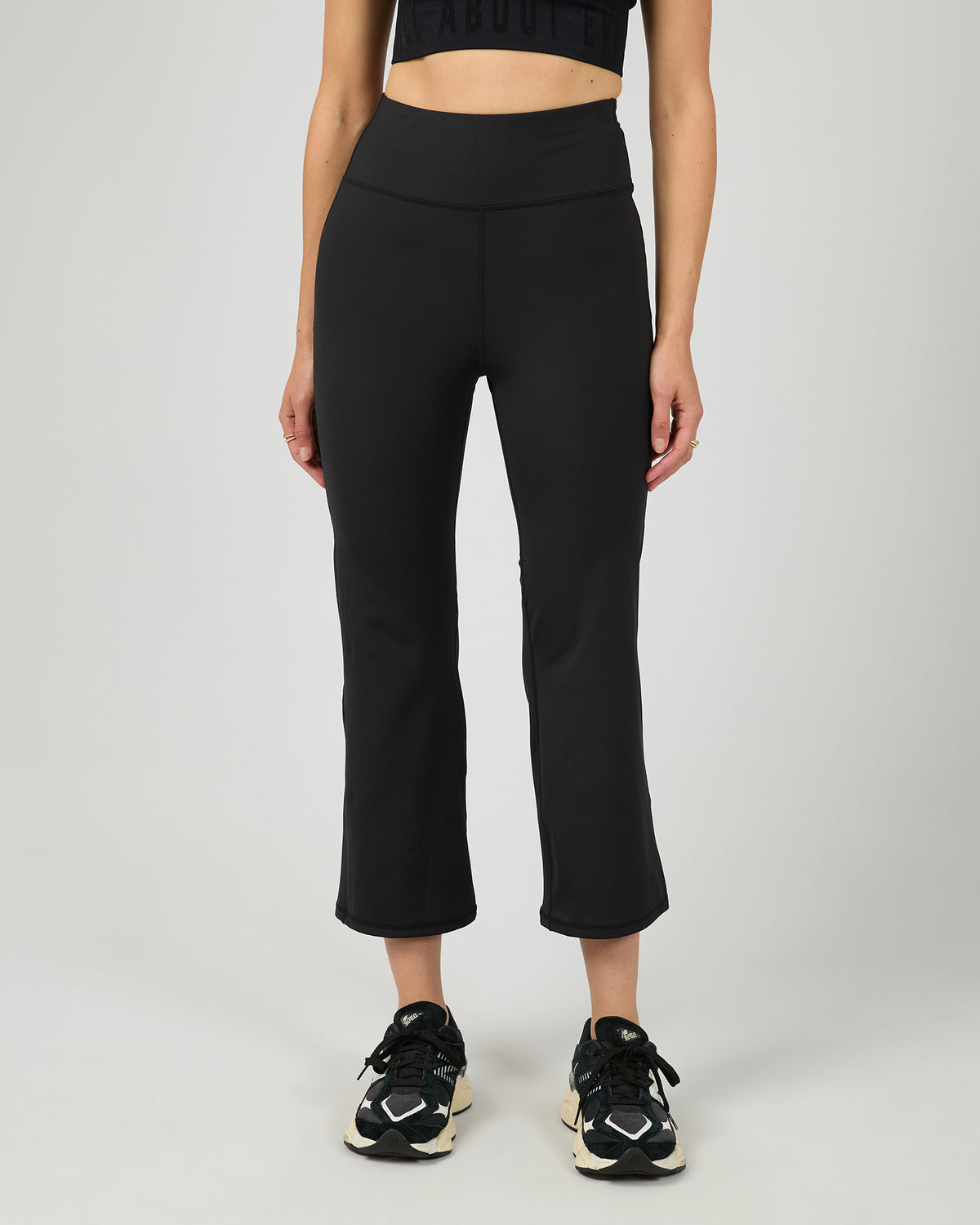 Studio Crop Flare Pant Black