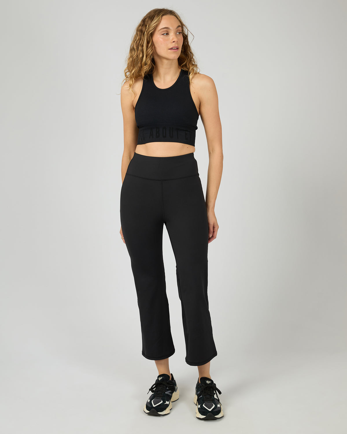 Studio Crop Flare Pant Black