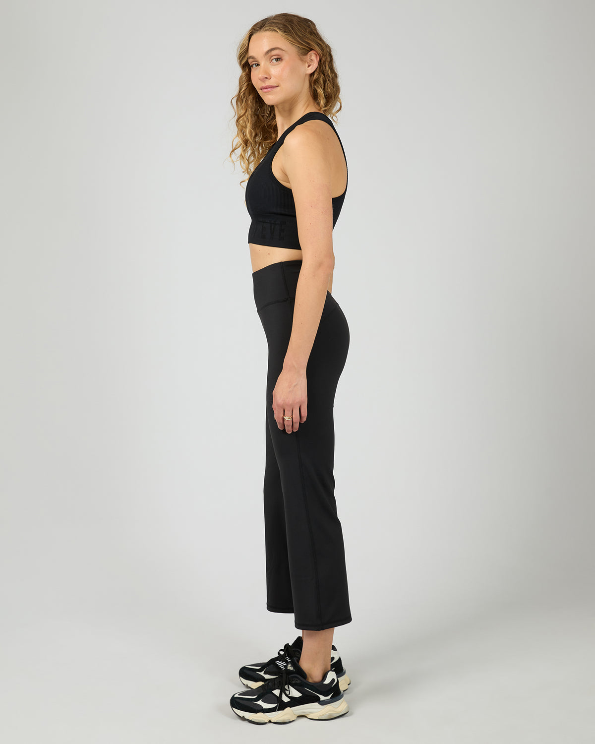 Studio Crop Flare Pant Black