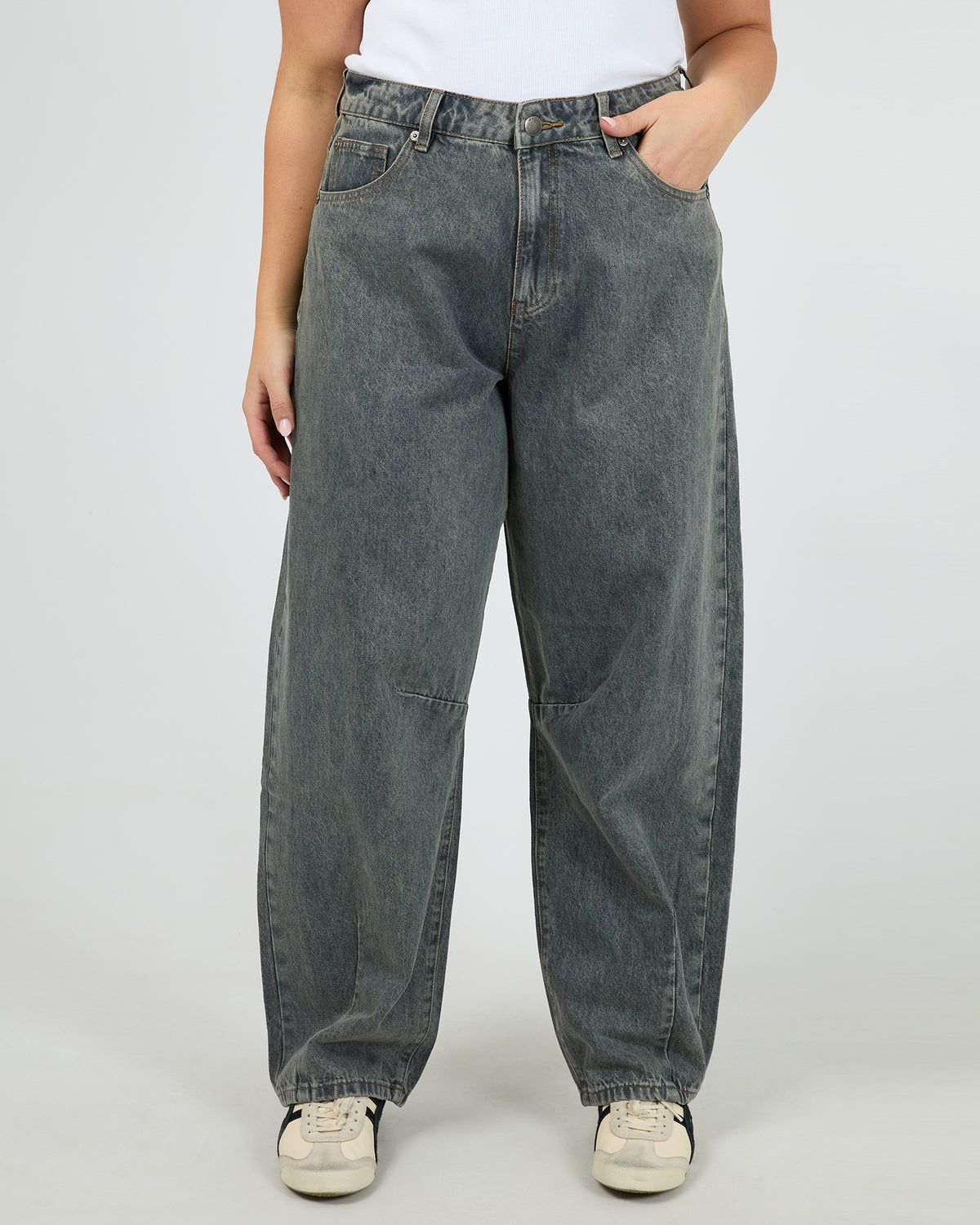 Hallie Barrel Leg Jean Slate