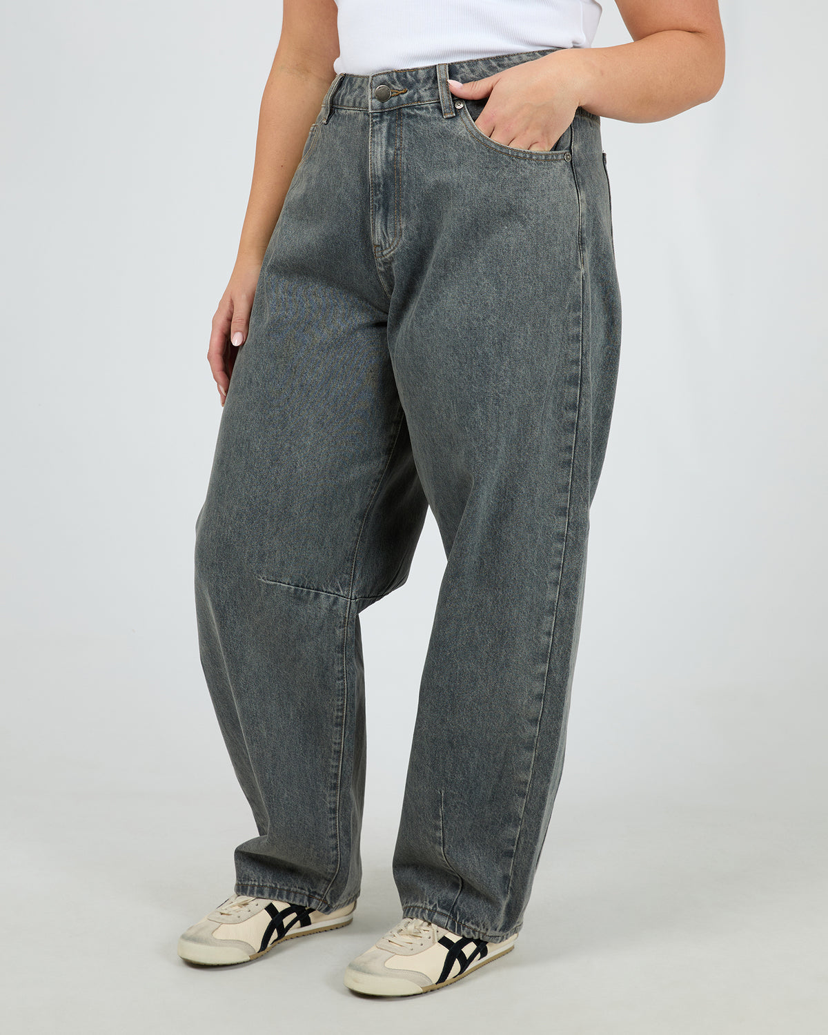 Hallie Barrel Leg Jean Slate