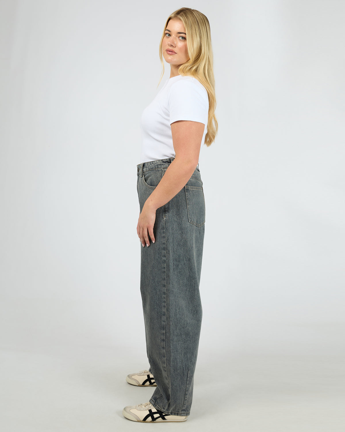 Hallie Barrel Leg Jean Slate