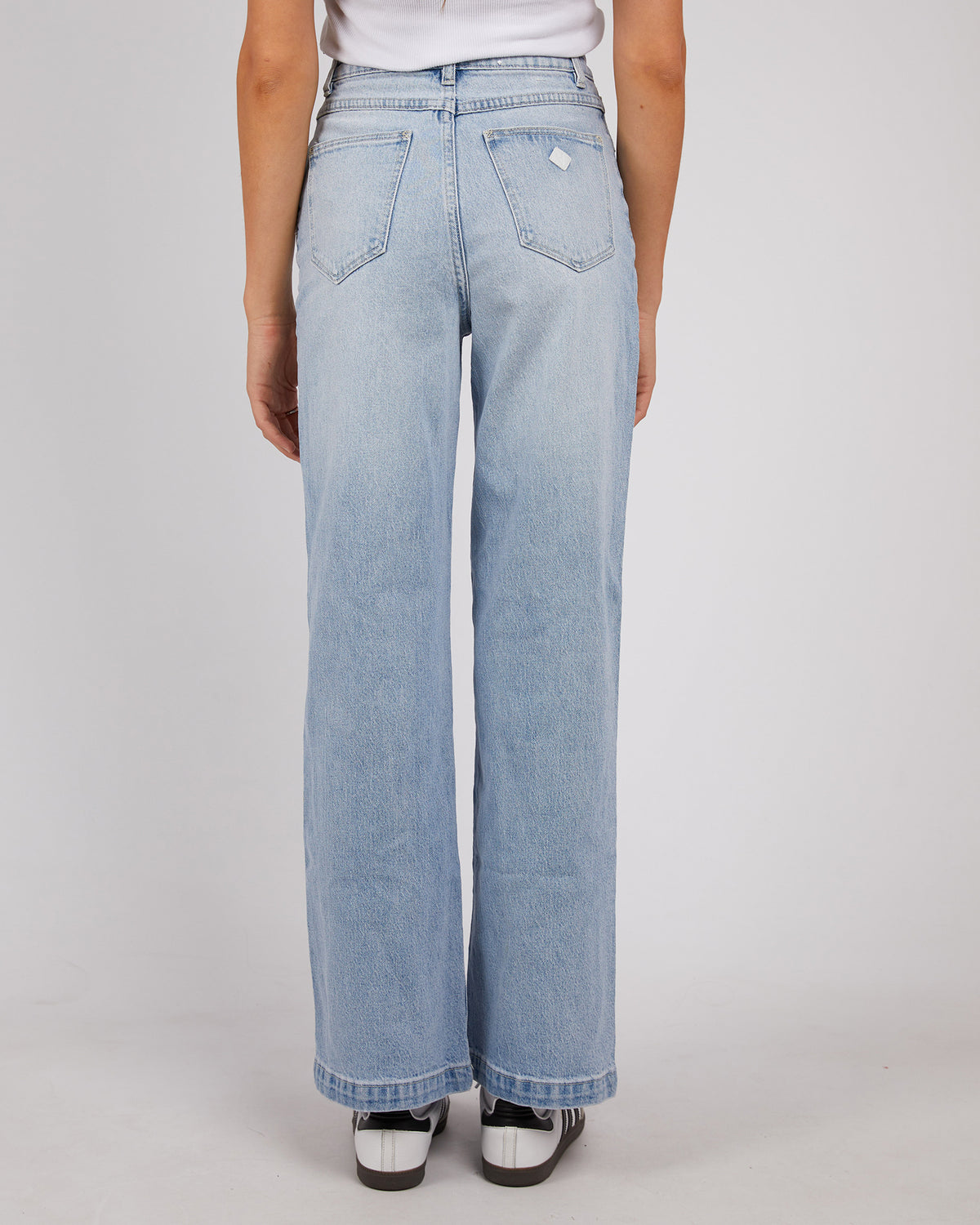 A 94 High & Wide Jean Gina