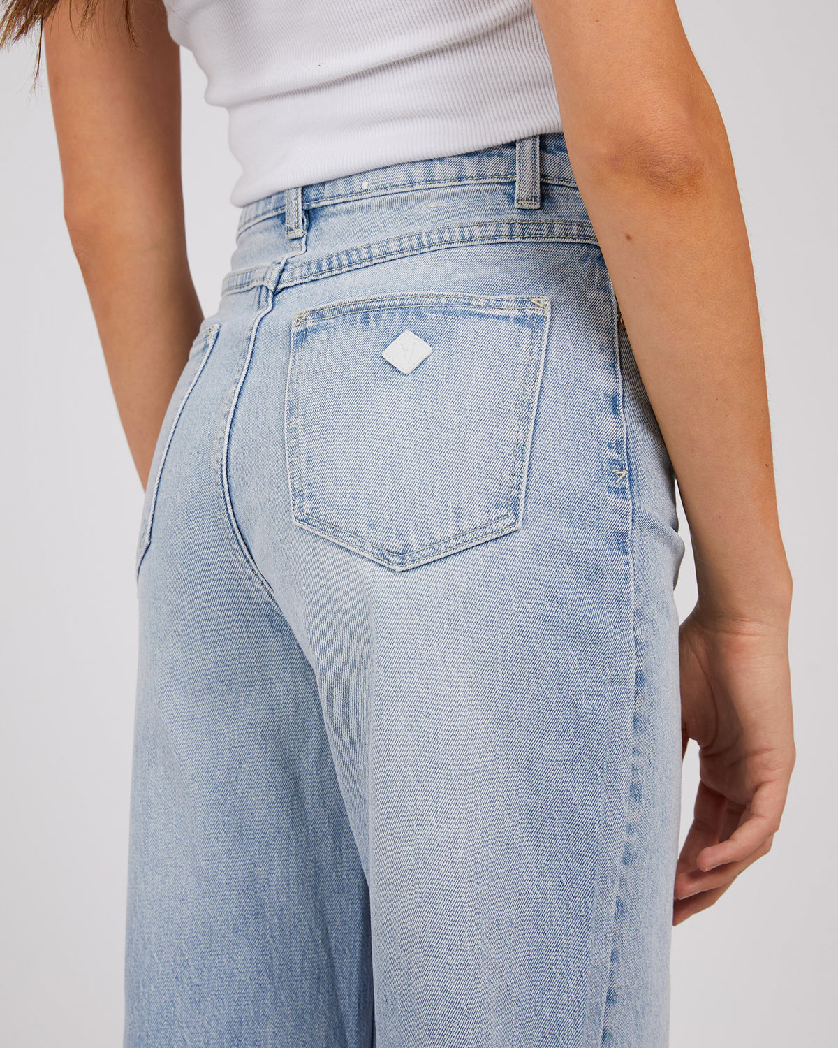 A 94 High & Wide Jean Gina