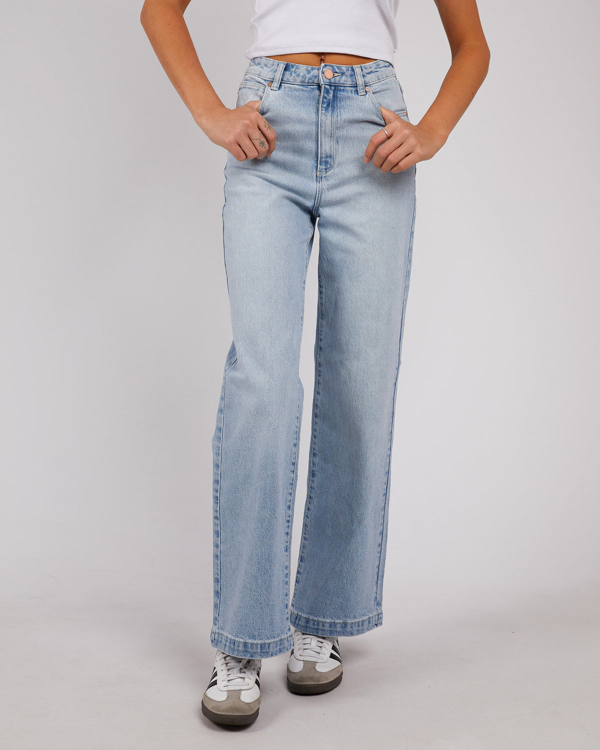 A 94 High & Wide Jean Gina