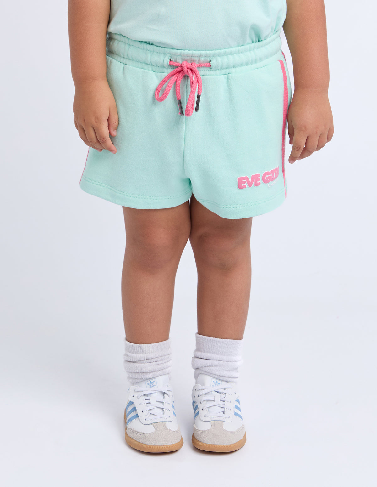 9382002.MINT_1_1785207333000
