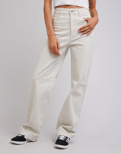 A Brand-High And Wide White Sand-Edge Clothing
