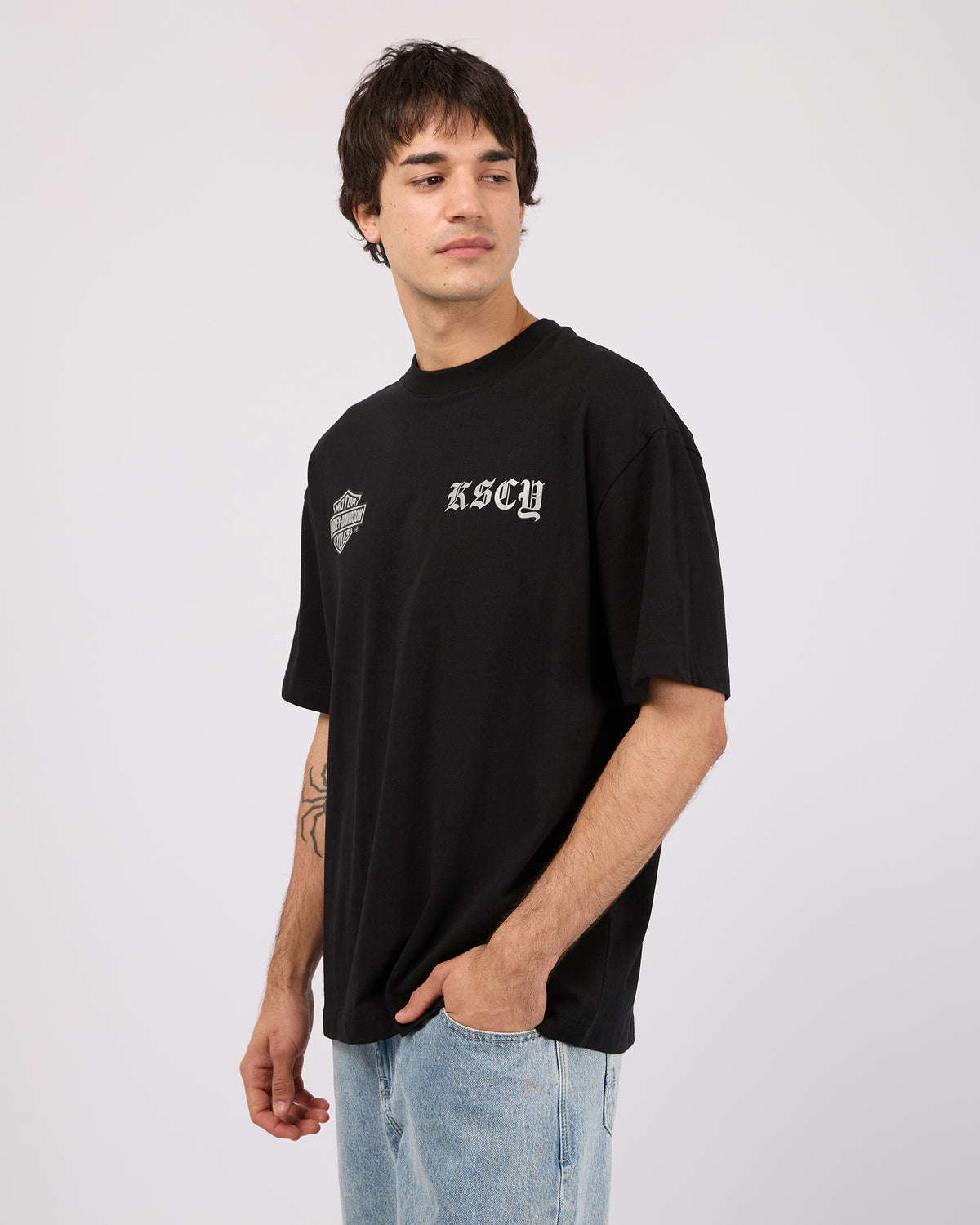 KCHD2629.BLK_4_1785733387000