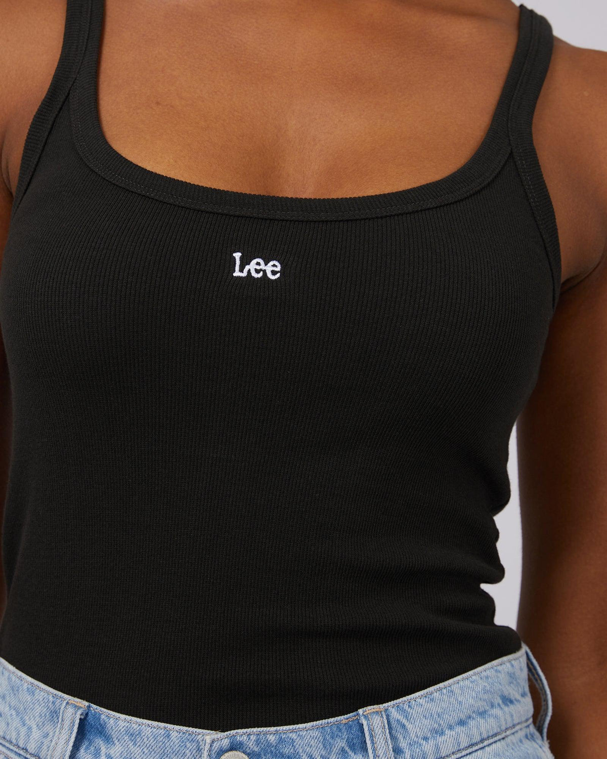 Lee-Essential Cami Twitch Black Twitch Black-Edge Clothing
