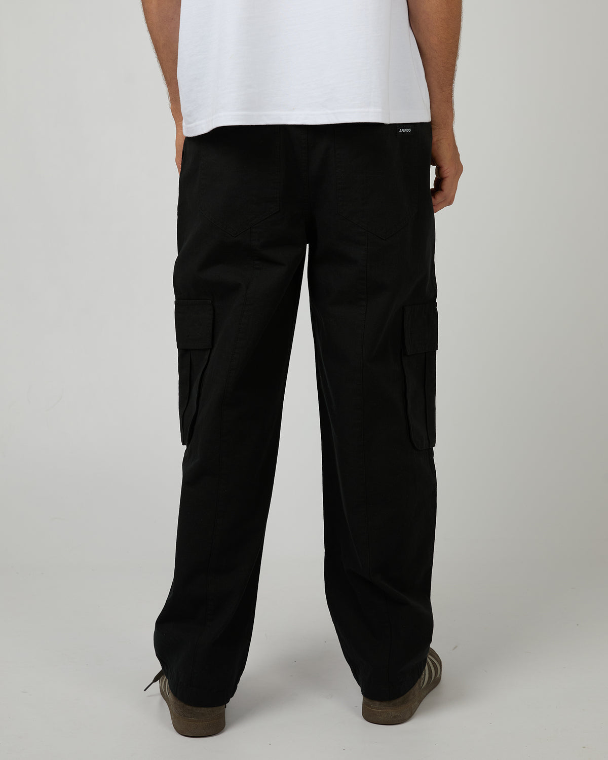 Summit Pleated Cargo Pant Black