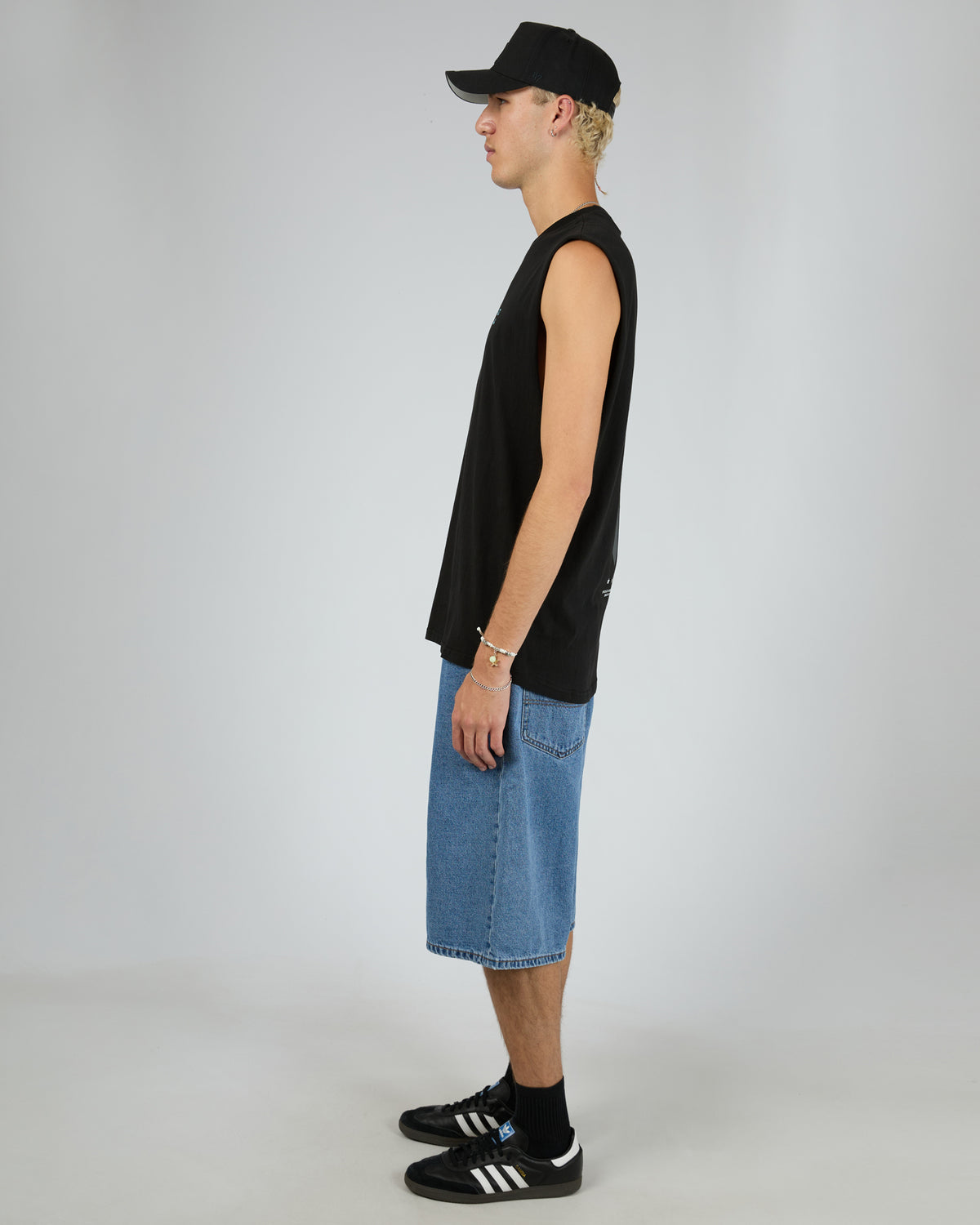 Caution Scoop Back Muscle Black