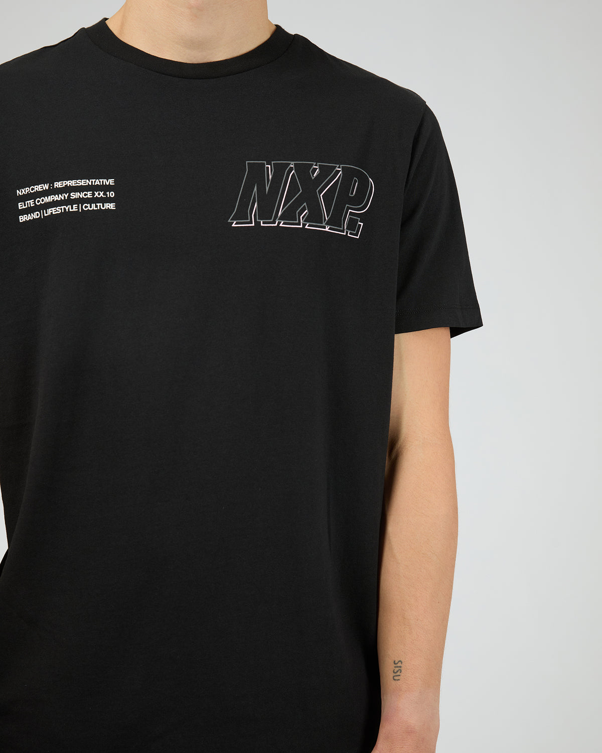 Burns Dual Curved Tee Black