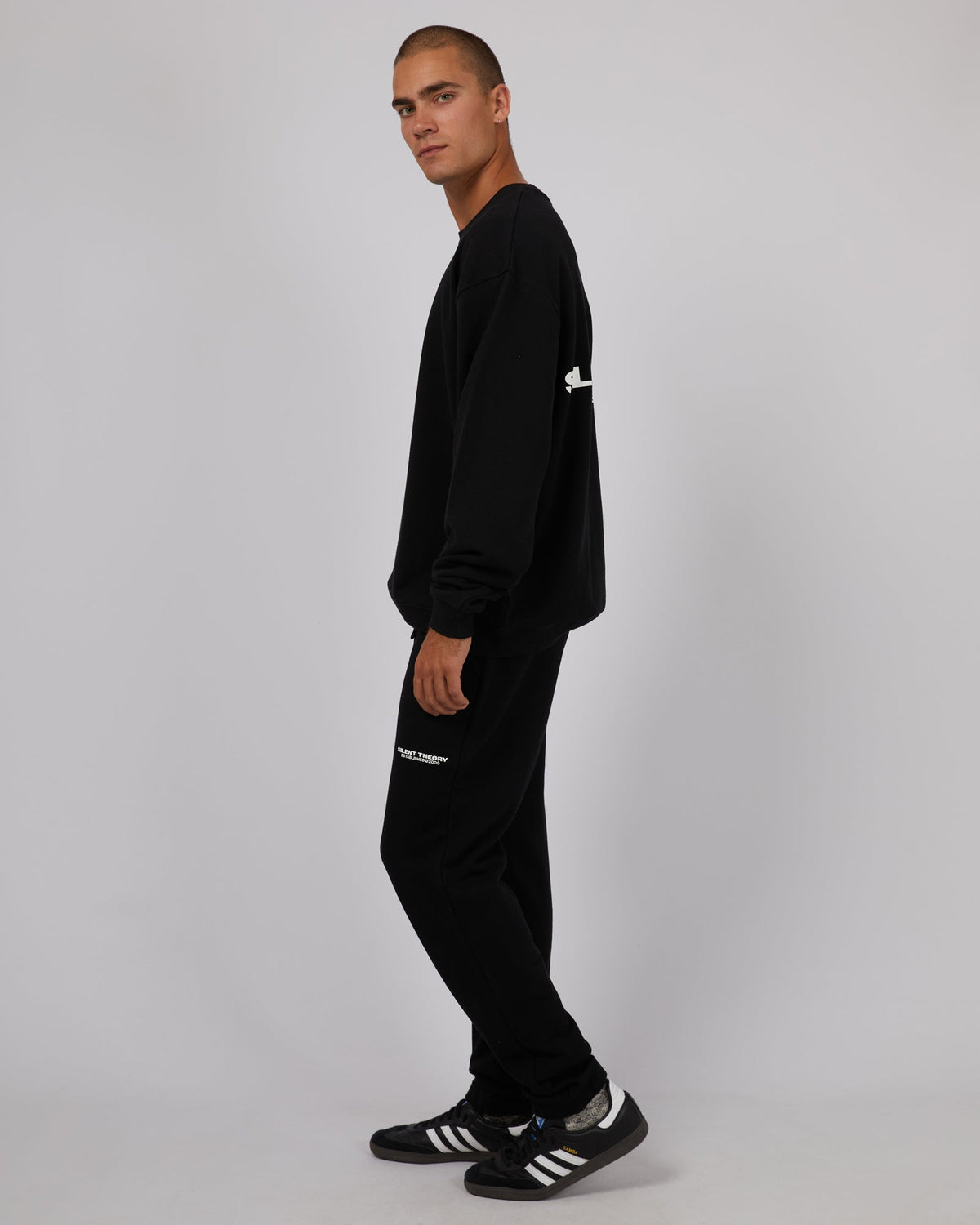 Silent Theory-Essential Theory Crew Black-Edge Clothing