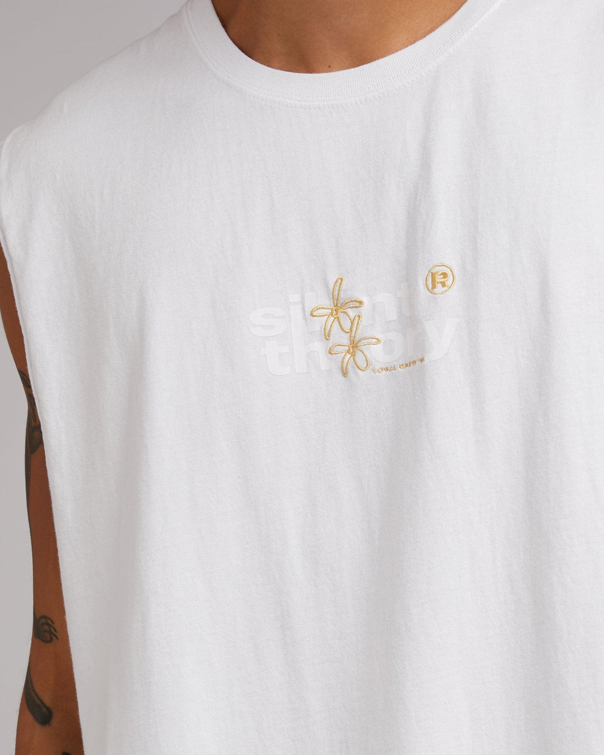 Silent Theory-Logo Muscle White-Edge Clothing