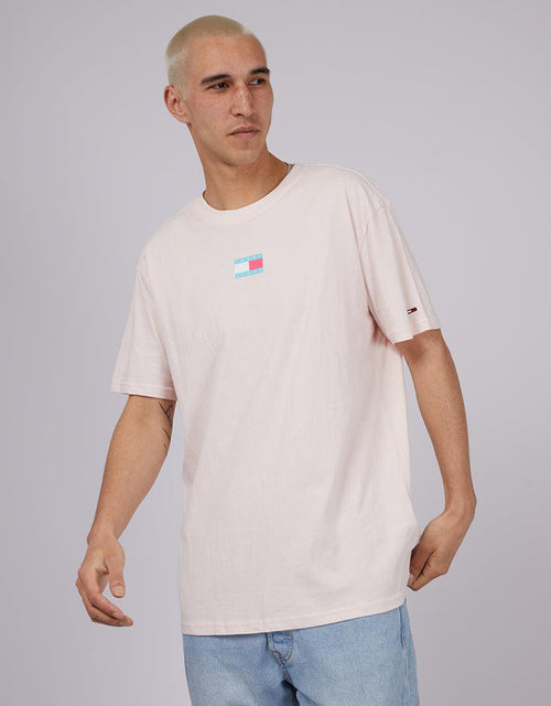 Tommy Hilfiger-Tjm Clsc Centre Pop Flag Tee Faint Pink-Edge Clothing