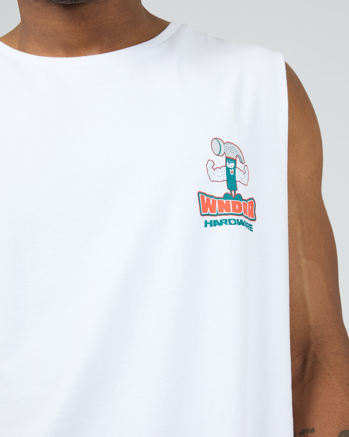 Hardware Muscle Top White