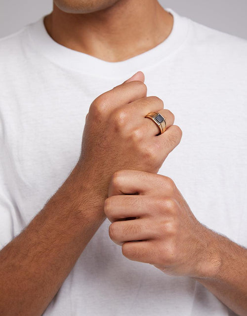 Icon-Folium Composite Signet Ring-med Gold Black-Edge Clothing