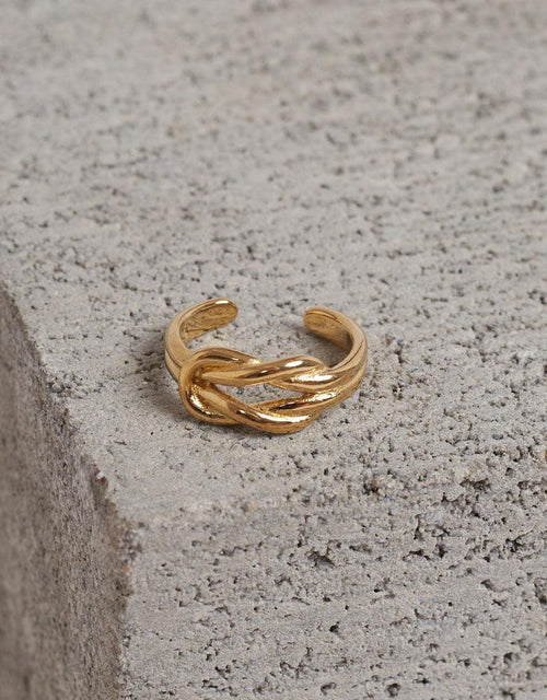 Peta and Jain-Tova Ring Gold-Edge Clothing